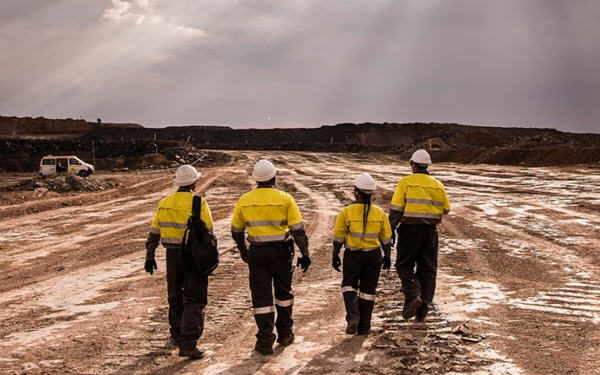 Australia's South32 posts 18% jump in half-year profit-全球最大的锰矿公司去年下半年盈利增长18%
