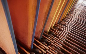 Copper price surges as stocks hit 12-year lows-库存跌至12年来最低水平，铜价延续升势