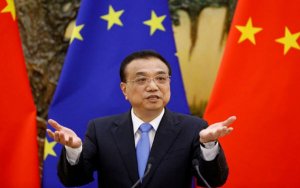 China to slash taxes, boost lending to shore up slowing economy-中国下调2019年GDP增速目标，将通过减税和提高小企业贷款等方式提振经济增长