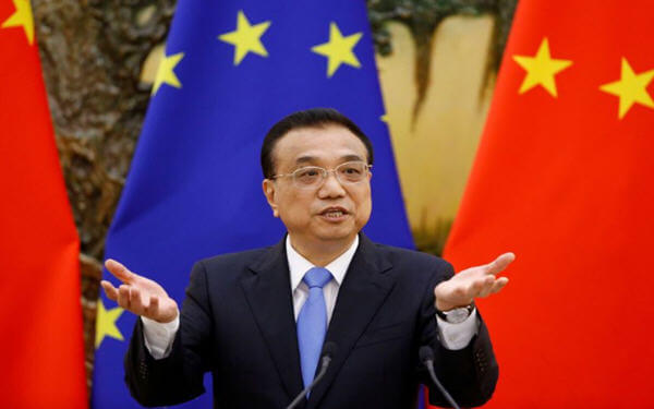 China to slash taxes, boost lending to shore up slowing economy-中国下调2019年GDP增速目标，将通过减税和提高小企业贷款等方式提振经济增长