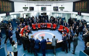 LME launches seven new contracts to try to boost volumes, profit-伦敦金属交易所推出热轧卷钢、氧化铝和钴等七项新合约