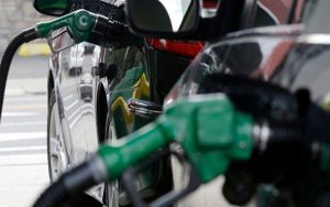 Oil demand is beating bearish forecasts and will push prices above $70: Goldman Sachs-高盛称石油需求强劲增长超预期，将推动油价站上70美元