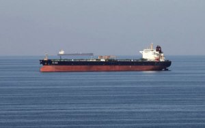 Japanese Refiners Halt Iran Oil Imports as Waiver Expiry Looms-距离豁免期限仍有月余，日本炼油商暂停从伊朗进口石油