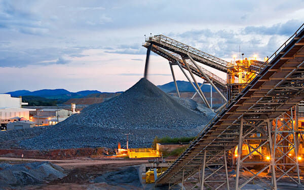 Lundin Mining grabs Brazilian mine from Yamana in $1B deal- Lundin Mining以10亿美元收购了巴西的一个铜金矿