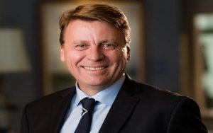 Newmont shareholders overwhelmingly approve $10B Goldcorp takeover, creating world’s top gold miner-纽蒙特股东批准100亿美元收购Goldcorp，全球最大的黄金公司诞生