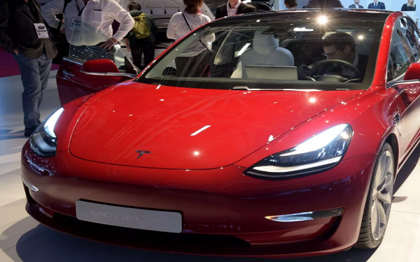 Tesla’s new China-made Model 3 opens for pre-order with a 13% price cut，特斯拉中国制造的Model 3开始预订，降价幅度为13%