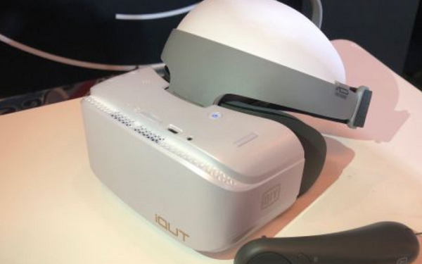 Chinese video streaming giant iQiyi launches $300 virtual reality headset，中国爱奇艺推出售价300美元的虚拟现实耳机