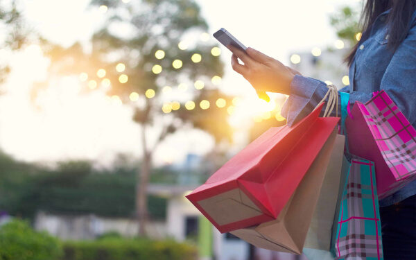 社交媒體 時尚網購 Fashion Nova Pinterest