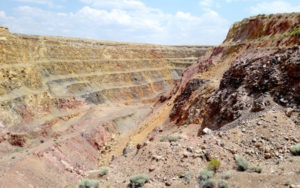 McEwen Mining 第三季度产量 股价