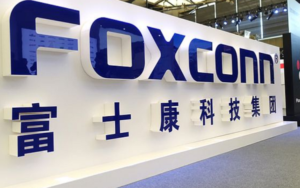 富士康等企业纷纷生产抗击冠状病毒口罩