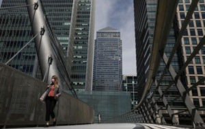 三分之一的英国公司能够完全恢复运营