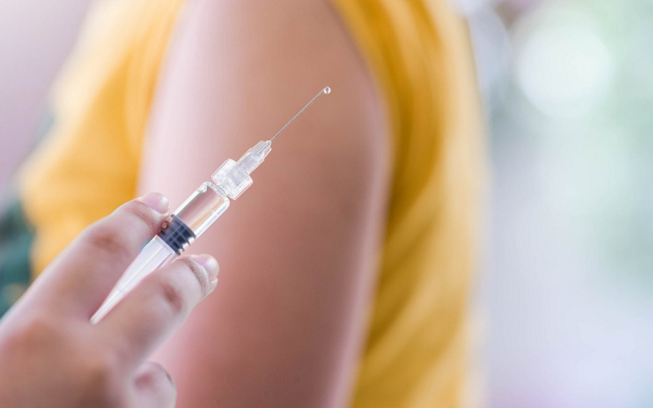 新冠病毒疫苗有望获批，辉瑞和BioNTech疫苗加速