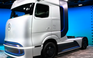 戴姆勒卡车：电池和氢气是未来趋势