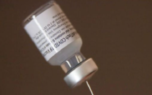 FDA全面批准首个新冠疫苗