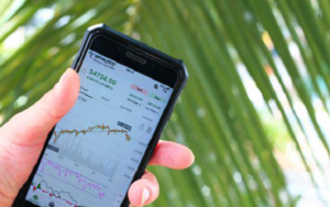 下跌超过60%，现在购买这只金融科技股明智吗？