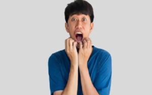 股市暴跌意味着逢低买入时机？策略师敦促投资者需谨慎