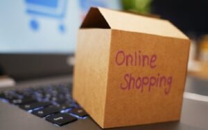 亚马逊推出治疗脱发等疾病的固定月费服务，Hims & Hers股价下跌