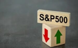 标普500指数创历史新高，科技股领涨市场反弹