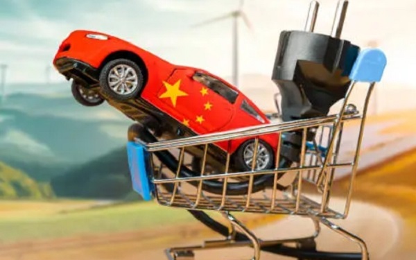 抛售后回升，特斯拉股价反弹