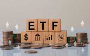 历史表明每月500美元定投标普500ETF，30年后或成百万富翁