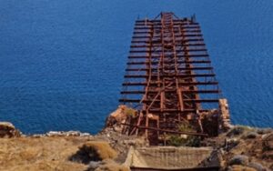 这只矿业股的股价短期回调，分析师仍看好40%-75%上涨空间