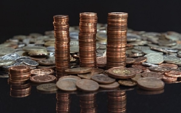 2025年加密货币市场展望：XRP与柴犬币的投资潜力分析 