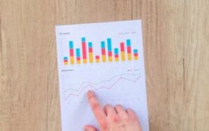 加拿大顶级能源股Enbridge下跌5.6%，长期投资价值凸显