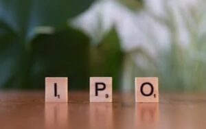 Circle发布上市首份财报，但股东减持引发股价震荡