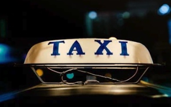 从试点到公众开放：特斯拉Robotaxi的商业化关键一步