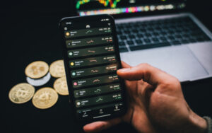 Cathie Wood’s Bold Forecast: Crypto Market Targets $28 Trillion Valuation by 2030