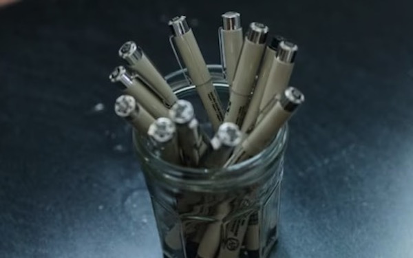 市场狂欢中的冷静选择：三只被低估的长期价值股