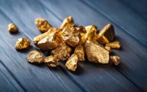 避险需求推升金价创纪录，矿业股迎来黄金时代