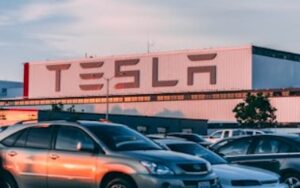 特斯拉交付量激增仅是假象？分析师发出警告