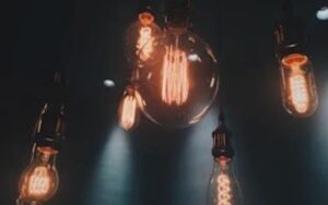 FMC股价创17年新低，危机还是机遇？